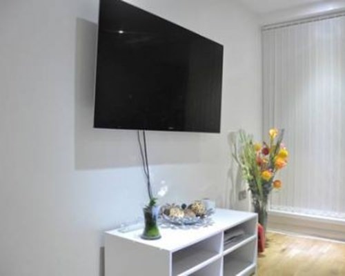 2 bed modern apartment in London