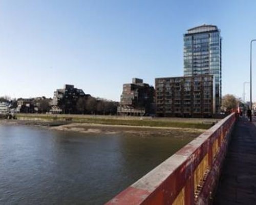 Apartment with Gym - Grosvenor Road in London