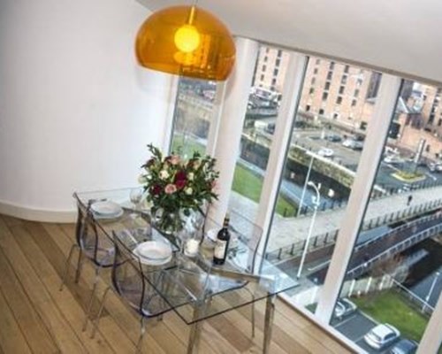 Base Serviced Apartments - The Docks in Liverpool