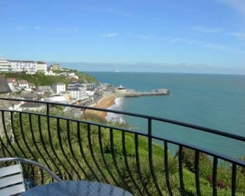 Beach View Apartment in Ventnor