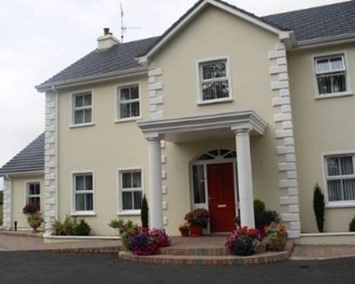 Birches Guest Lodge in Craigavon