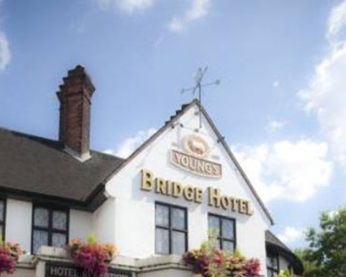 Bridge Hotel in Greenford