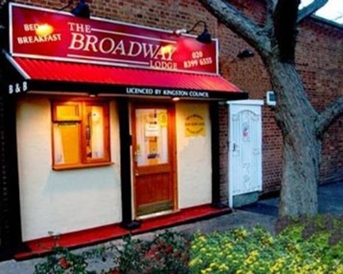 Broadway Lodge Bed And Breakfast in Surbiton