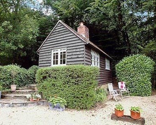 Bumbles Cottage in Bolney 