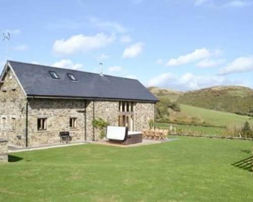 Bwlch Y Dderwen Barns in Llanafan-Fawr 