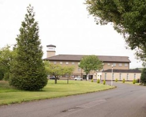 Cairn Hotel in Bathgate