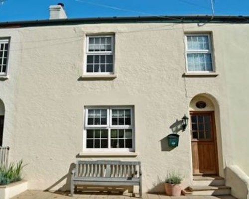 Cinnamon Teal Cottage in Instow