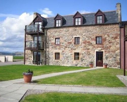 Dolphin Bay Suites in Inverness