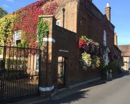 Harmondsworth Hall Guest House in Heathrow