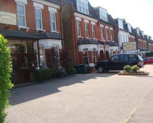 Heatherbank Guest House in Barnet