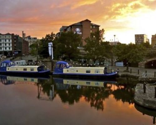 Houseboat Hotels in Sheffield