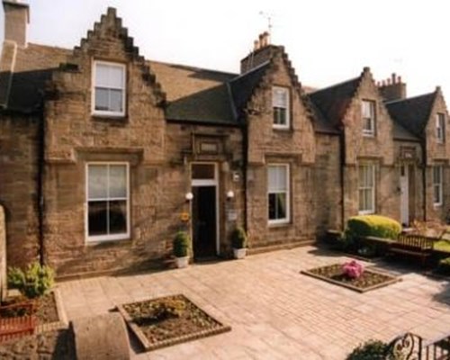 Kew House and Apartments in Edinburgh