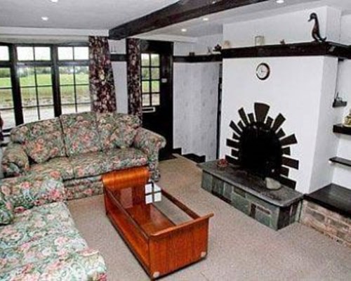 Kingfisher Cottage in Tattenhall