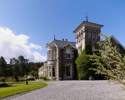 Loch Ness Country House Hotel in Inverness