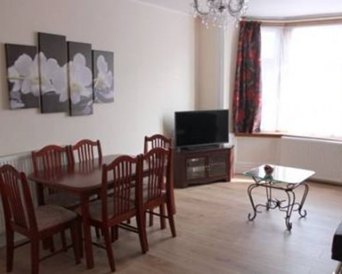 Main Door Apartment in Dumbarton