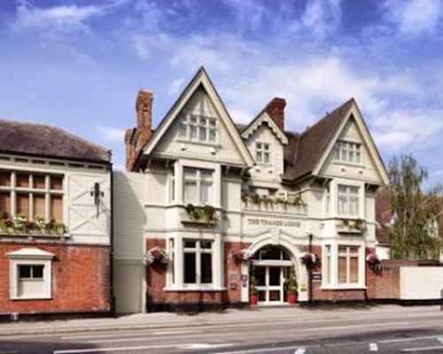 Mercure London Staines-upon-Thames Hotel in Staines