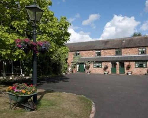 Oak Tree Farm in Hopwas