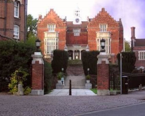 Old Etonian Hotel in Harrow On The Hill