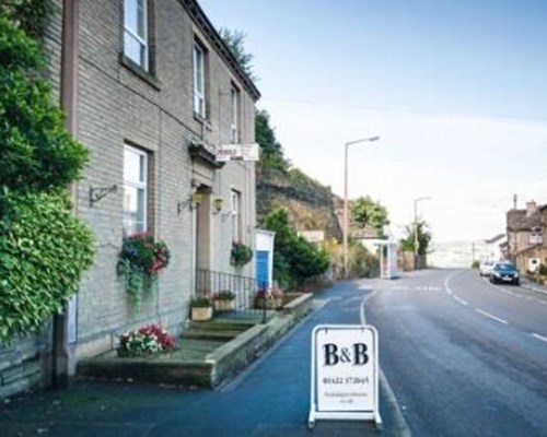 Pinfold Guest House in Elland