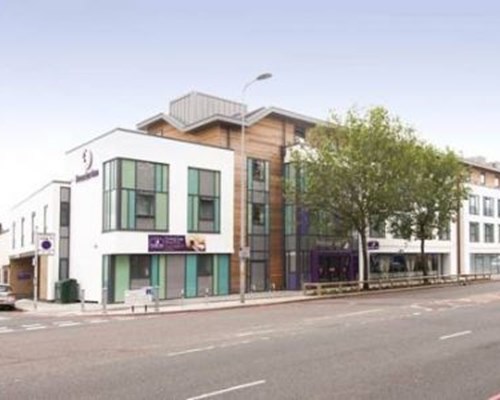 Premier Inn London Richmond in London