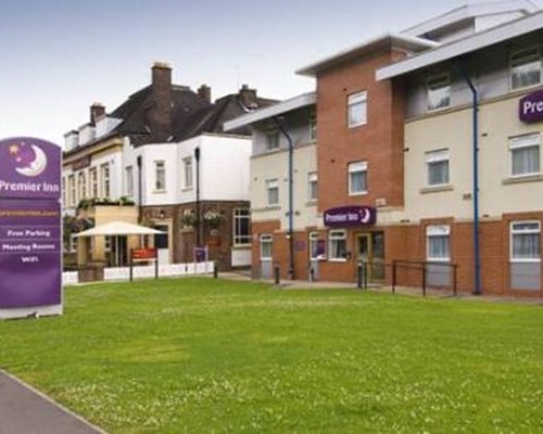 Premier Inn Manchester - Heaton Park in Manchester