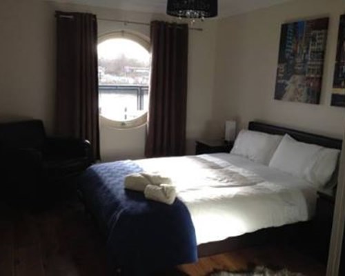Riverside Apartment in Newcastle upon Tyne