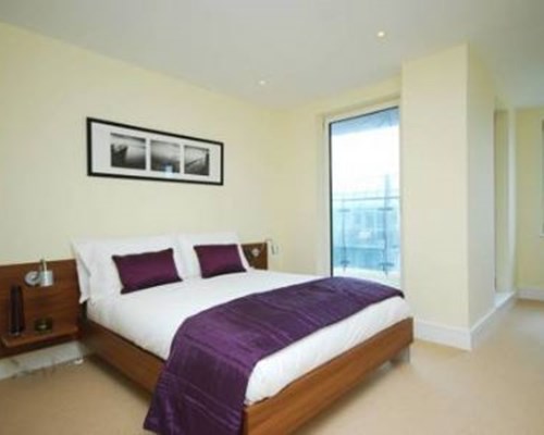 SKY LIVING APARTMENTS - CANARY WHARF in London