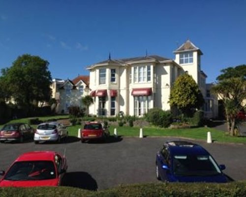 Sunningdale Apartments in Torquay