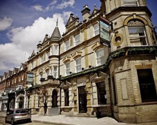 The Drayton Court Hotel in London