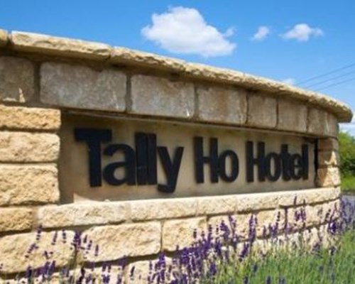 The Tally Ho Hotel - B&B in Bicester