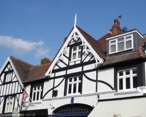 The Village Apartment in Hampton Court