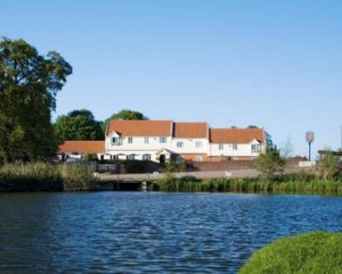 Wayford Bridge Inn Hotel in Stalham