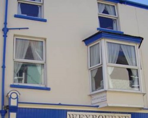 Weybourne Guest House in Tenby