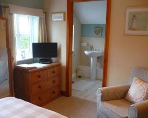 White Cottage Bed and Breakfast in Seisdon
