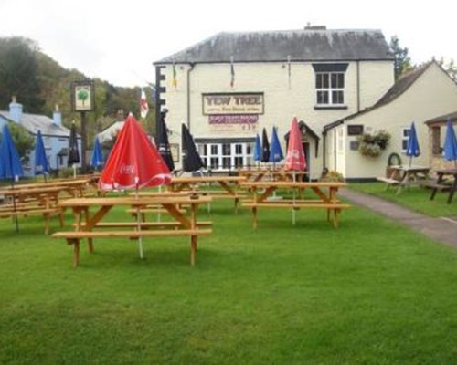 Yew Tree Inn Motel in Gloucester