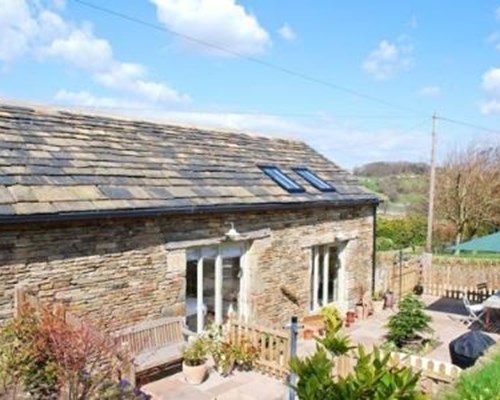 Appleshine Cottage in Almondbury