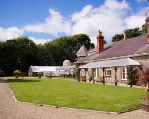 Broadway Country House in Carmarthen