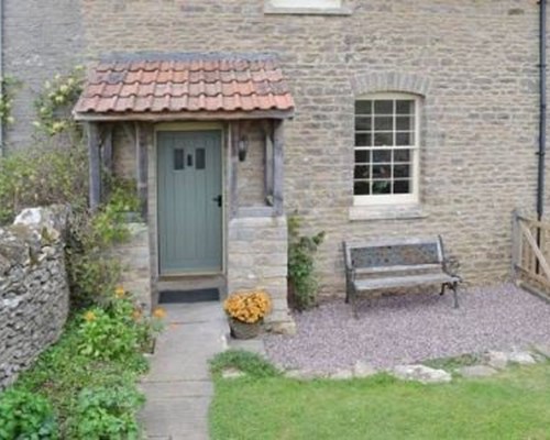 Castle Cottage in Marshfield