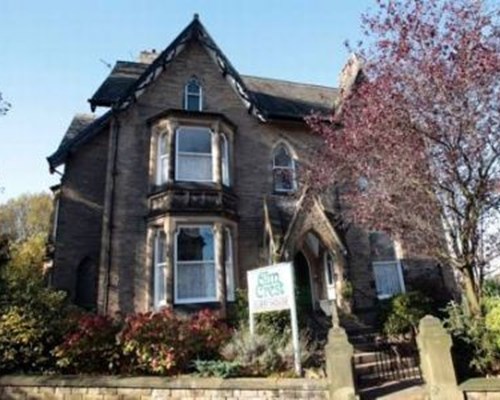 Elm Crest Guesthouse in Huddersfield