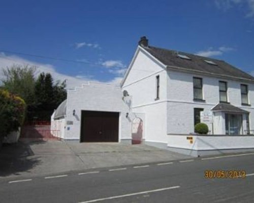 Glasfryn Guest House in Carmarthen