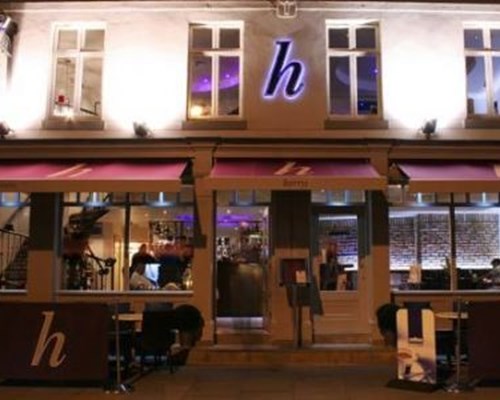 Harrys lounge in Whitby