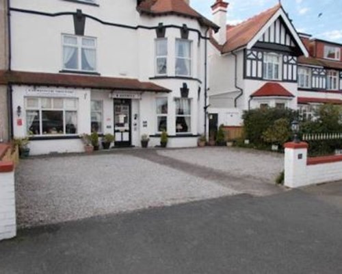 Hatfieldhouse Guesthouse in Llandudno