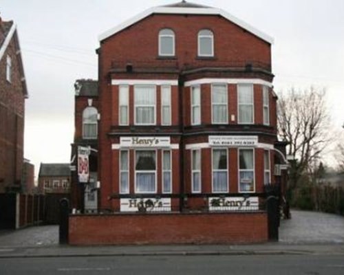 Henry's Guest House in Stockport