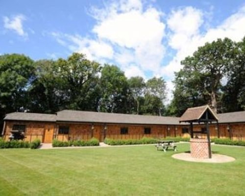 Hill Top Farm Lodges in Chertsey