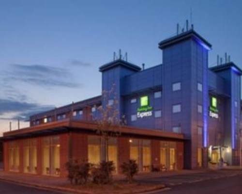 Holiday Inn Express Oxford Kassam Stadium in Oxford