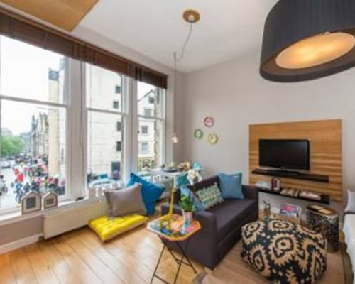 Hugo's Place in Edinburgh