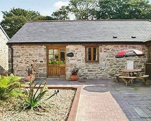 Lamorna in Mawnan Smith