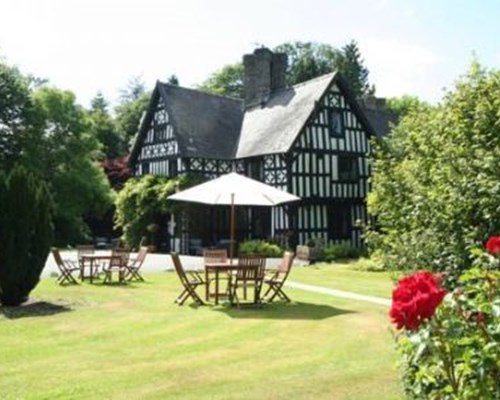 Maesmawr Hall Hotel in Caersws