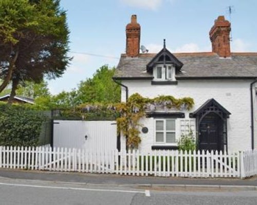Oak Cottage in Hale