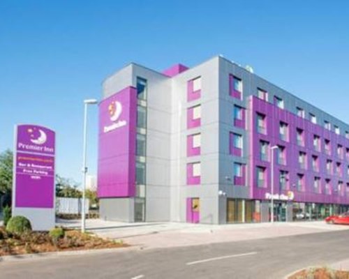 Premier Inn London Edmonton in London